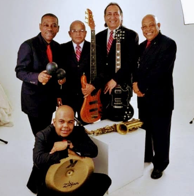 ¡A bailar y a botar el golpe! Los Paymasí celebran 51 años con un merengazo navideño