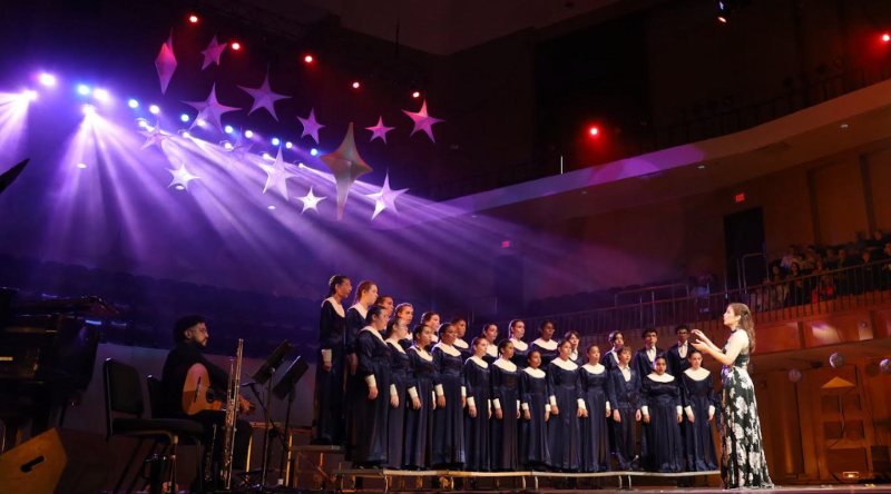 El Coro de Niños de San Juan celebra la Navidad con un emotivo concierto a casa llena